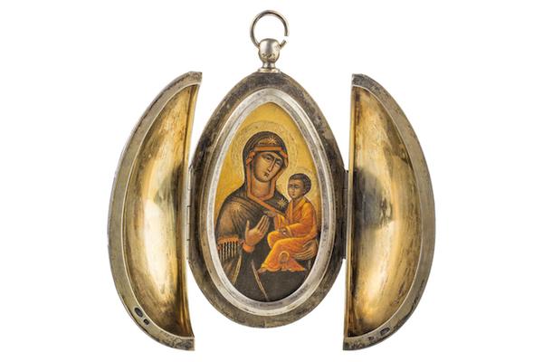 Icon of the Hodegetria Mother of God in egg-shaped frame, Firm of Feodor Rückert, Moscow, gilded silver, enamel and oil paint, 1899-1908 (interior)