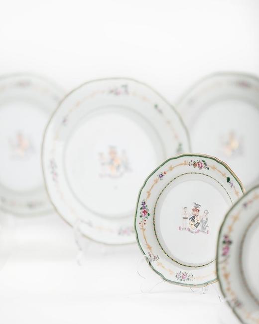 On December 2nd 2014, Lyon & Turnbull will auction the largest known collection to market of the Chinese export armorial dinner service bearing the arms of William Alexander, Earl of Stirling, New York City (1726-1783).  