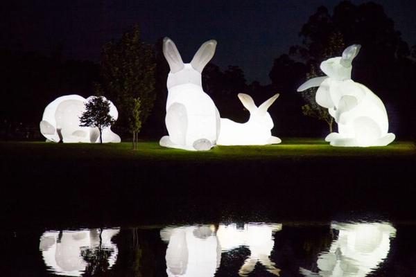 Amanda Parer, Intrude, 2014, nylon, LED lights, and air blowers, various dimensions, Courtesy of Amanda Parer Studios, Tasmania, Australia