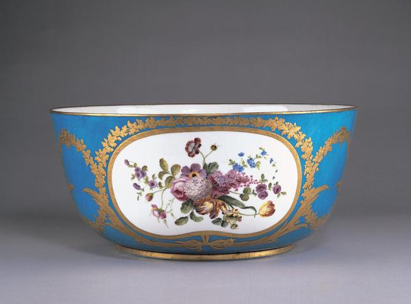 Punch bowl, 1768.  French, Sèvres Porcelain Factory, Decorated by Jean-Jacques Pierre, Soft-paste porcelain.  Wadsworth Atheneum Museum of Art, Gift of J.  Pierpont Morgan, 1917.1050.