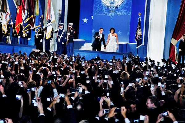 Elliott Erwitt, Inauguration Ball for President Barack Obama, Washington D.  C., January, 2009.  © Elliott Erwitt/Magnum Photos 