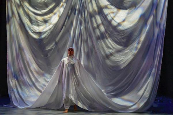 YOMO/Intermedia at UCI, 2/9/19 – Emergence.  Choreographers Lindsay Gilmour and Lisa Naugle.  Director John Crawford.  Photo Leandro Damasco.