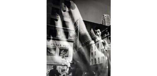 Lisette Model, Reflections, NYC, Hand, 1939-45, Courtesy of Baudoin Lebon, Paris