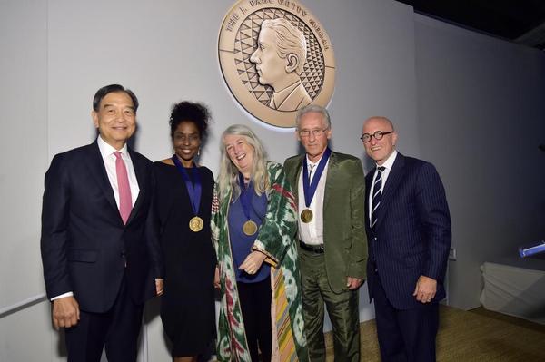 David L.  Lee, Lorna Simpson, Mary Beard, Ed Ruscha and J.  Paul Getty Trust President and CEO James Cuno attend The J.  Paul Getty Medal Dinner 2019 at The Getty Center on September 16, 2019 in Los Angeles, California.  (Photo by Stefanie Keenan/Getty Images for The J.  Paul Getty Trust)