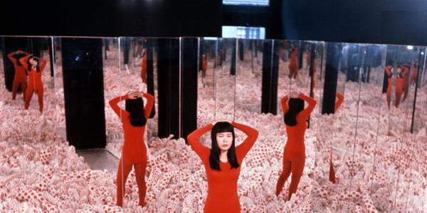 Yayoi Kusama, Infinity Mirror Room – Phalli’s Field, 1965.  © YAYOI KUSAMA, courtesy: Ota Fine Arts, Victoria Miro & David Zwirner 