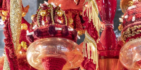 DETAIL: Joana Vasconcelos, Rubra, 2016; Murano glass, wool yarn, ornaments, LED lighting, polyester, and iron, 69 1/4 x 43 in.  diameter; National Museum of Women in the Arts, Gift of Christine Suppes; Photo by Francesco Allegretto