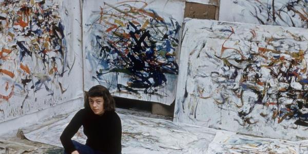 Joan Mitchell in her Paris studio in 1956 (Courtesy SFMOMA / Loomis Dean / The LIFE Picture Collection / Shutterstock)