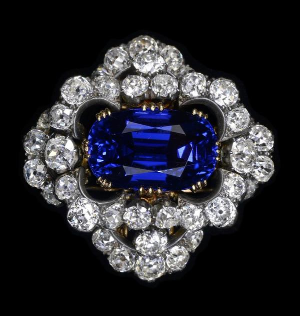 A Magnificent Non-Heated Burmese Sapphire Brooch Late 19th century 37.29 carats Dehres, Hong Kong 