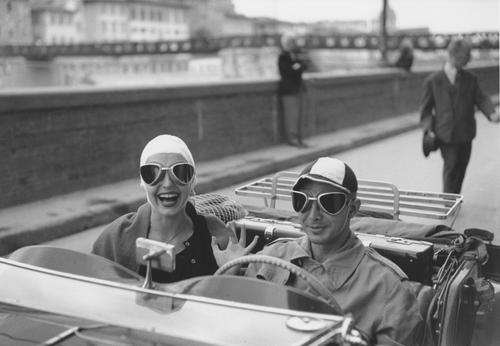 Ruth Orkin, Couple in MG, Florence, 1951