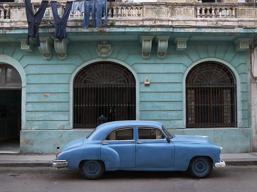 Shades of Blue la Habana Cuba, archival pigment print, 15 x 20