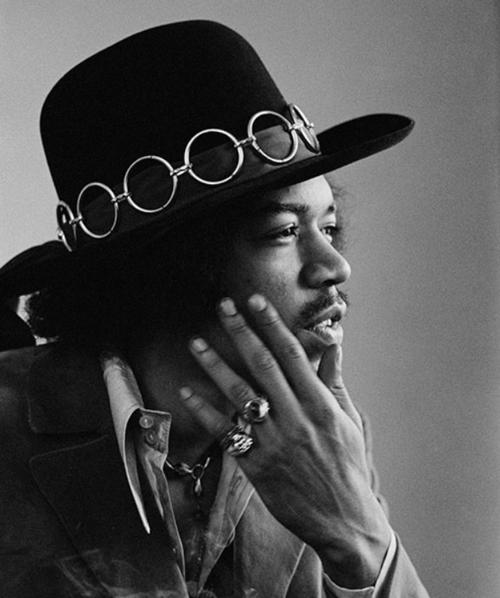 Baron Wolman, Jimi Hendrix, Gelatin silver print, 50.8 x 61 cm, © Baron Wolman / Iconic Images