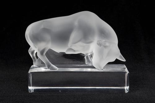 Lalique Bull on Pedestal to be sold March 20 at Selkirk (St Louis).