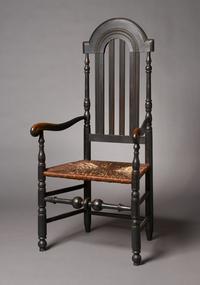 Rare William and Mary bannister-back armchair, manufactured along the Delaware River between Philadelphia and Wilmington, circa 1720.